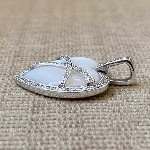 18KT Diamond & Mother Of Pearl Heart Pendant - Picture 7 of 14